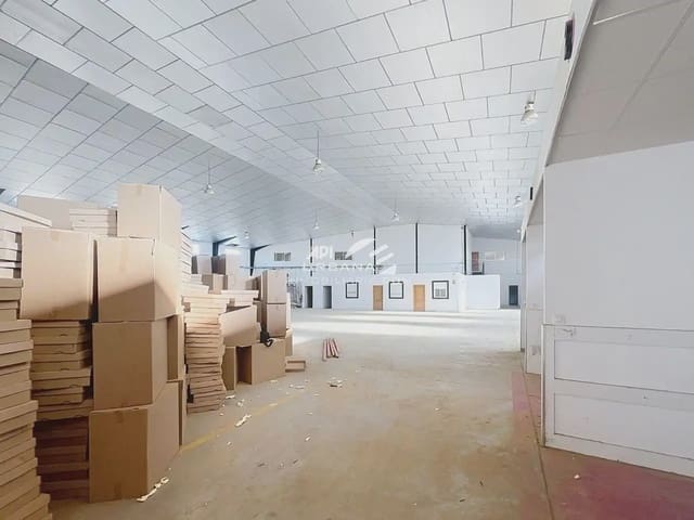 Gewerbe zu verkaufen in Lucena - 1.500.000 € (Ref: 9963902)