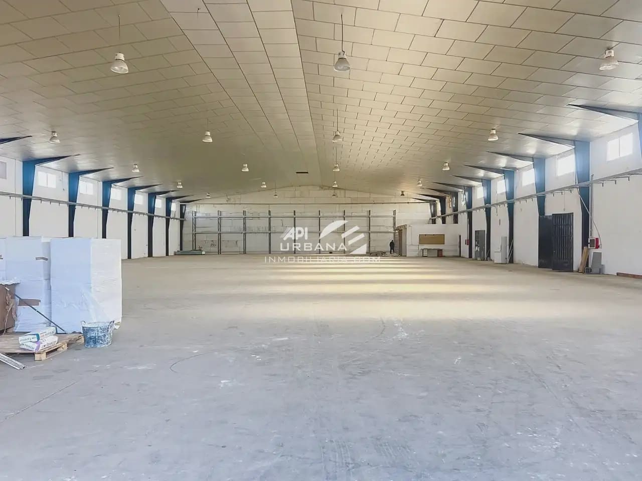 Local Comercial en Lucena en venta - 1.500.000 € (Ref: 9963902)