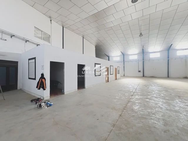 Gewerbe zu verkaufen in Lucena - 1.500.000 € (Ref: 9963902)