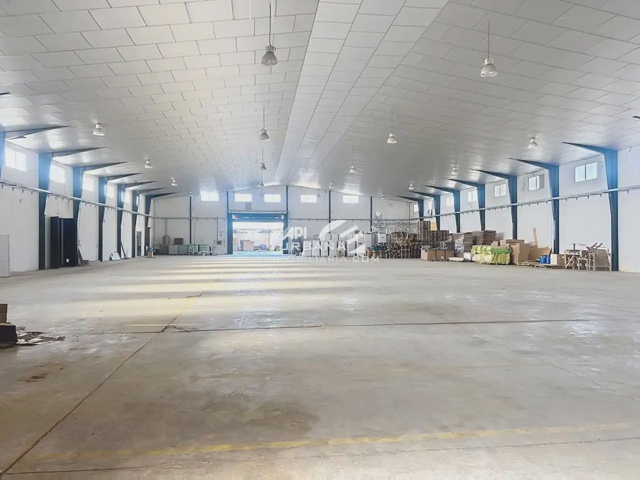 Local Comercial en Lucena en venta - 1.500.000 € (Ref: 9963902)