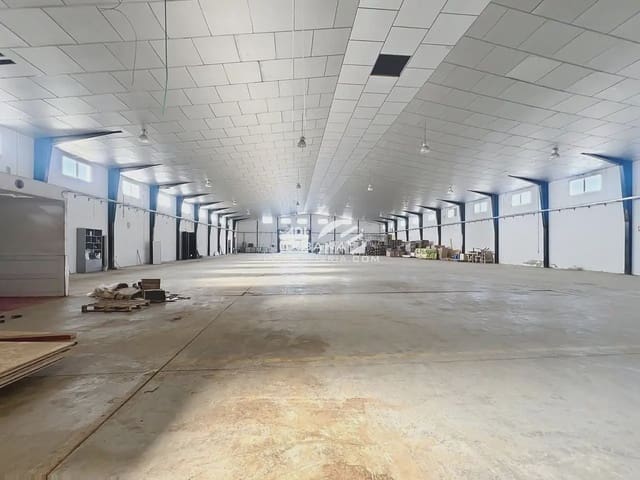 Gewerbe zu verkaufen in Lucena - 1.500.000 € (Ref: 9963902)