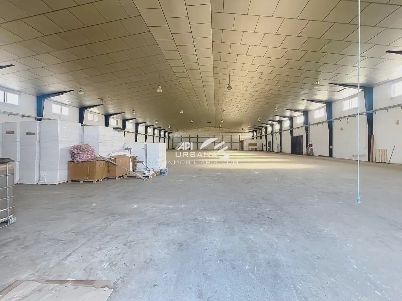 Local Comercial en Lucena en venta - 1.500.000 € (Ref: 9963902)