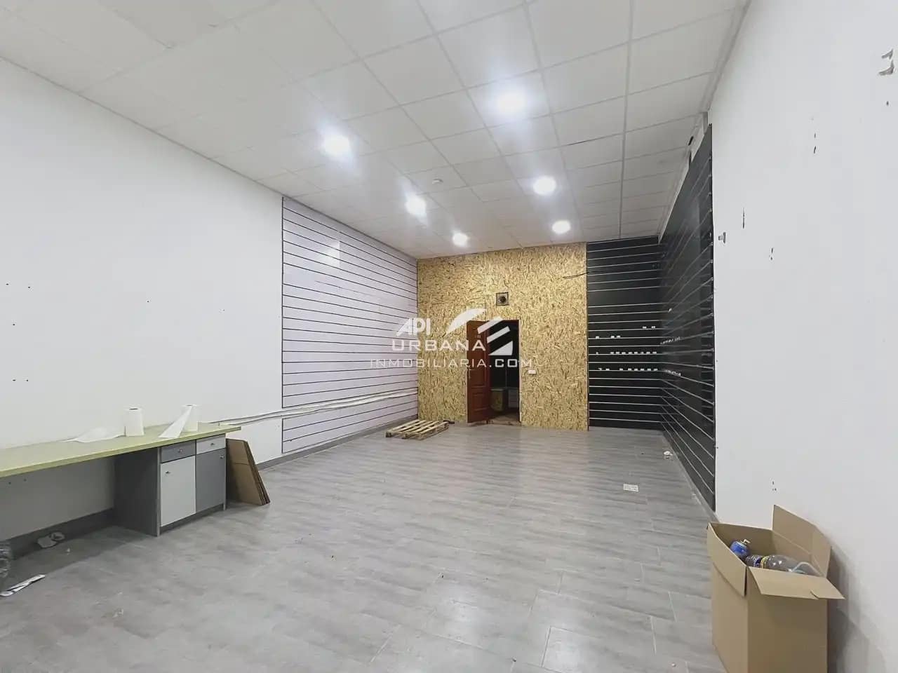 Local Comercial en Lucena en venta - 1.500.000 € (Ref: 9963902)