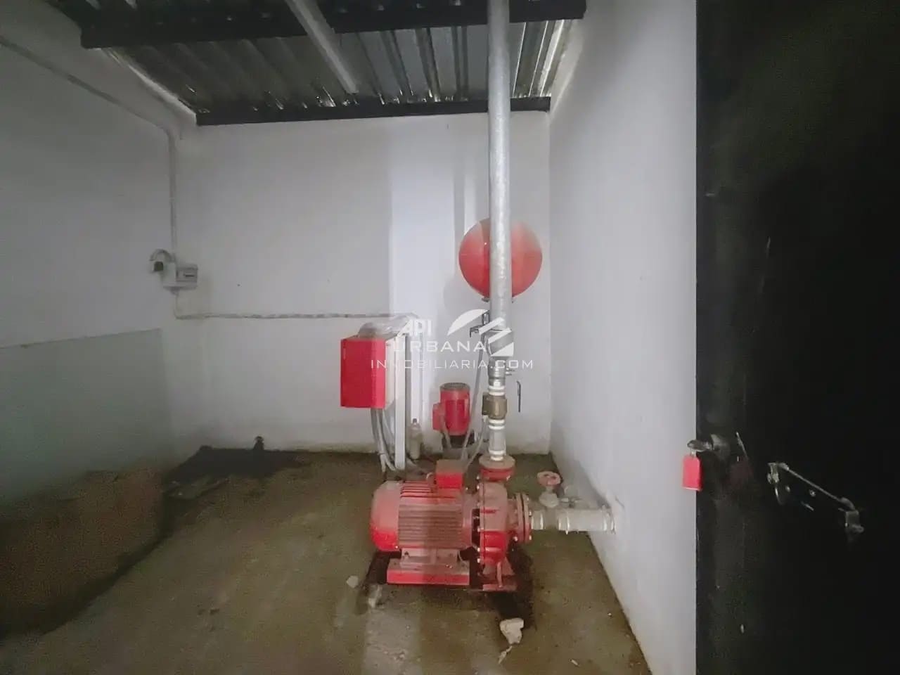 Local Comercial en Lucena en venta - 1.500.000 € (Ref: 9963902)