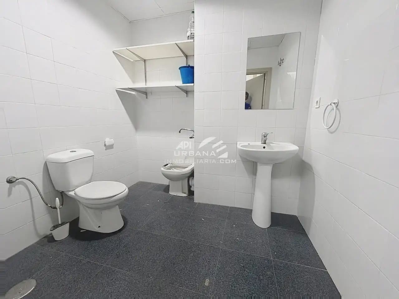 Commercieel te huur in Lucena - € 1.300 (Ref: 9963907)