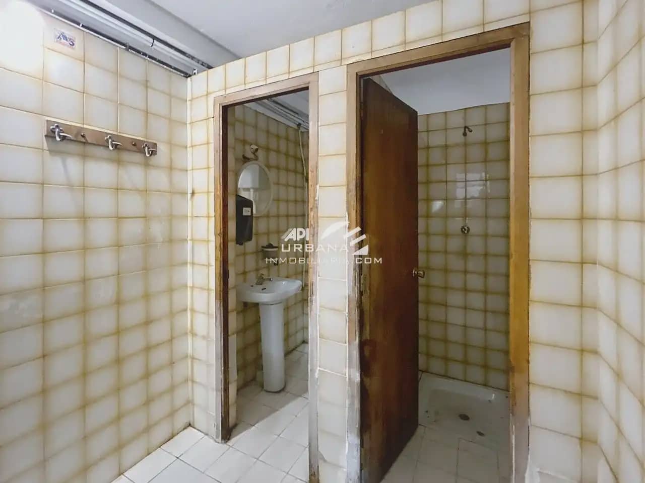 Kaupallinen vuokrattavana paikassa Lucena - 1 300 € (Ref: 9963909)