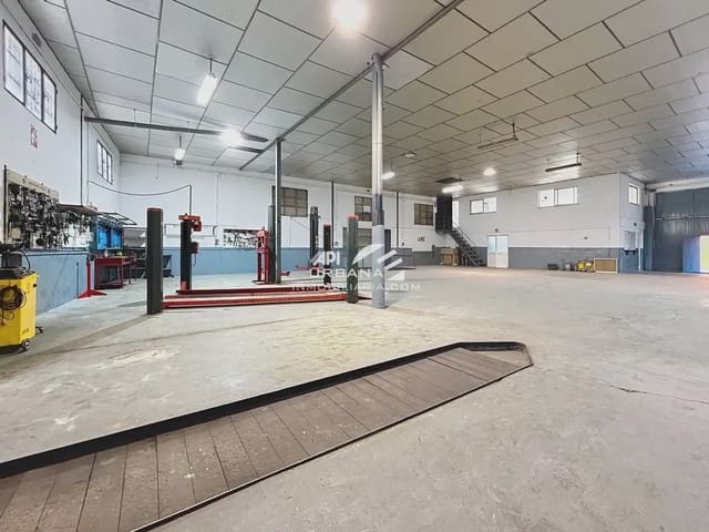 Kaupallinen vuokrattavana paikassa Lucena - 1 300 € (Ref: 9963909)
