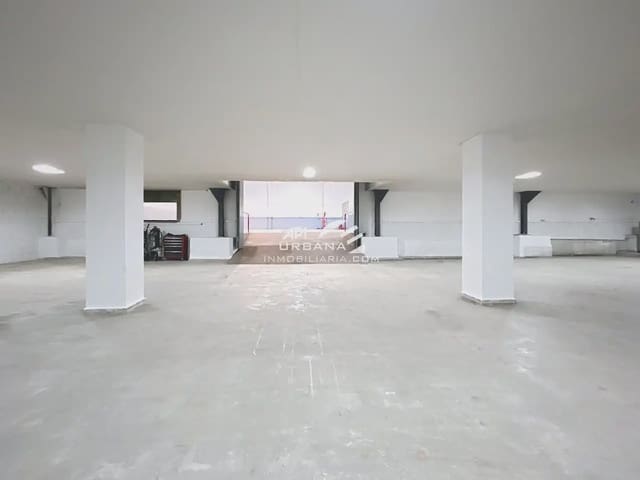 Kaupallinen vuokrattavana paikassa Lucena - 1 300 € (Ref: 9963909)