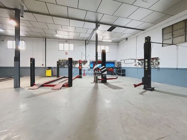 Kaupallinen vuokrattavana paikassa Lucena - 1 300 € (Ref: 9963909)