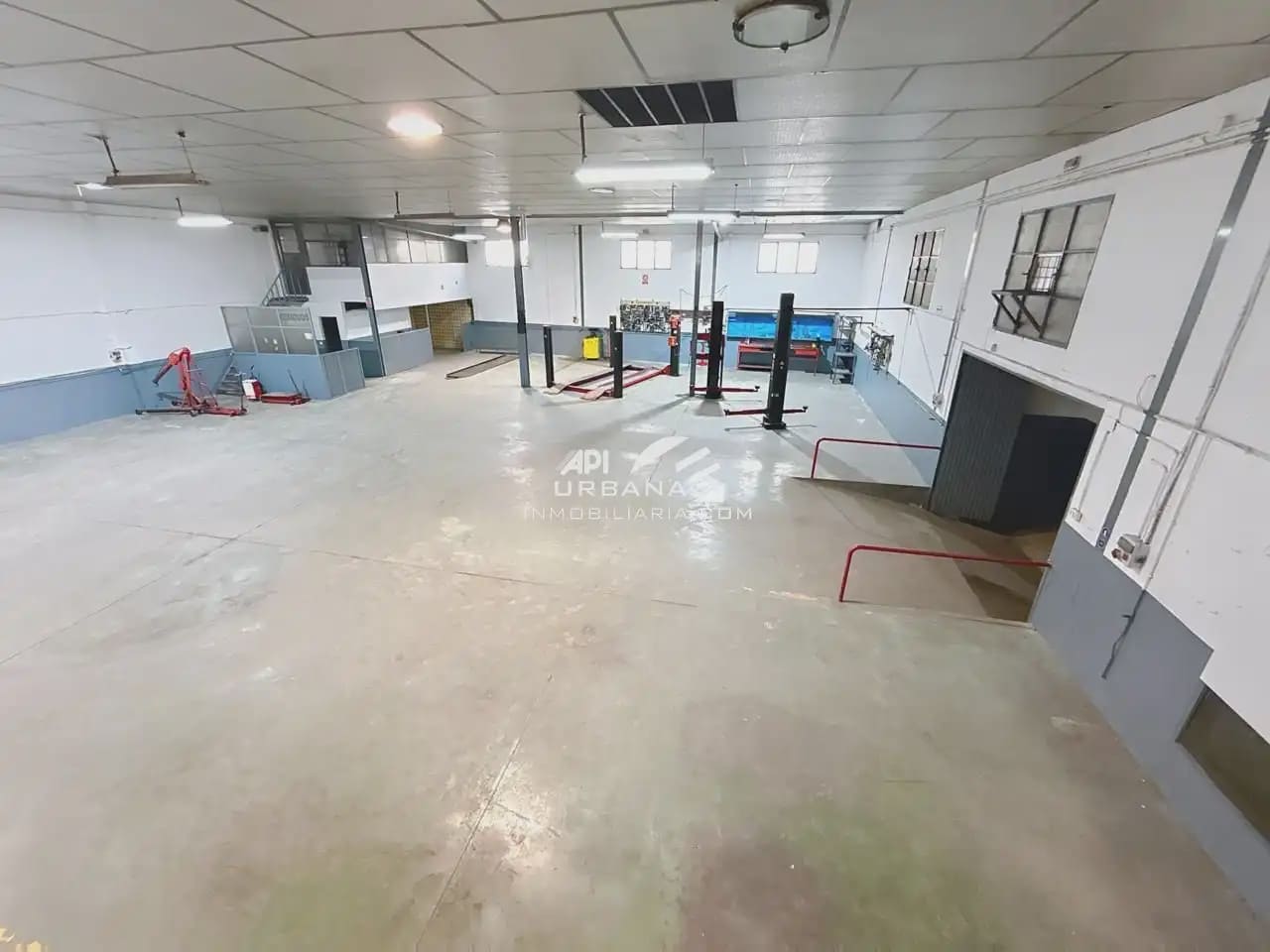 Kaupallinen vuokrattavana paikassa Lucena - 1 300 € (Ref: 9963909)