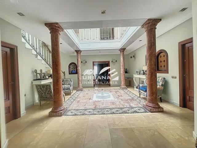 Casa de 5 habitaciones en Lucena en venta con piscina garaje - 300.000 € (Ref: 9963921)