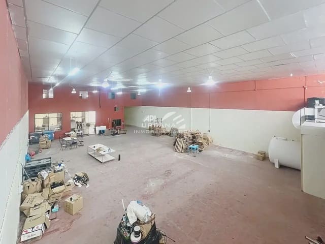 Kommersiell til leie i Lucena med garasje - € 1 300 (Ref: 9963923)