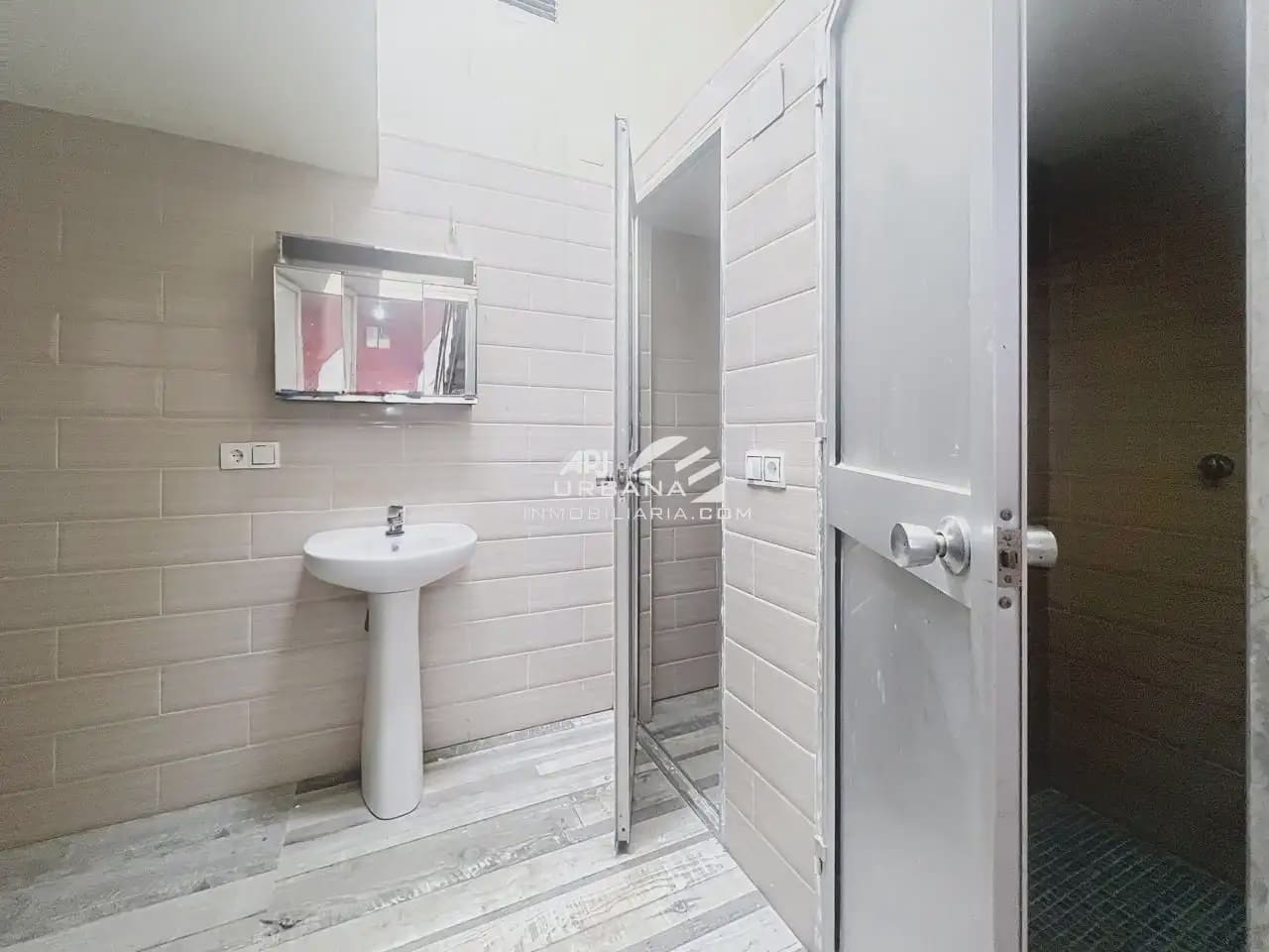 Gewerbe zu verkaufen in Lucena - 250.000 € (Ref: 9963924)