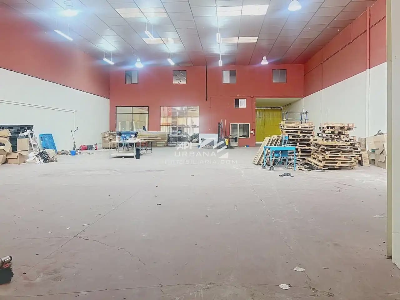 Gewerbe zu verkaufen in Lucena - 250.000 € (Ref: 9963924)