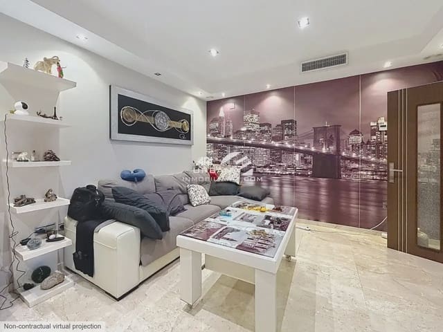 Casa de 4 habitaciones en Lucena en venta - 257.000 € (Ref: 9963926)