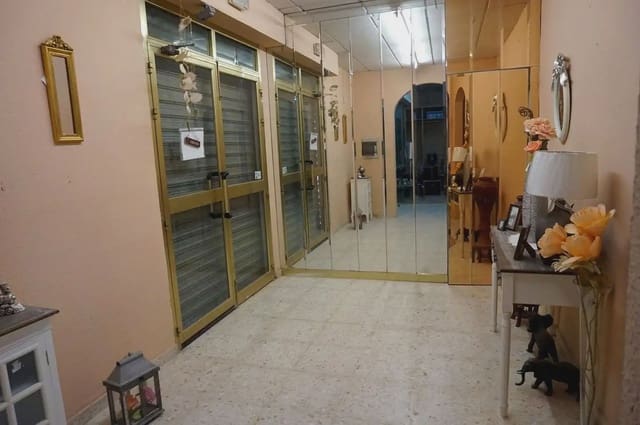 Commercieel te koop in Lucena - € 170.000 (Ref: 9963933)