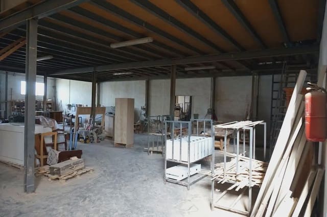 Commercieel te koop in Lucena - € 170.000 (Ref: 9963933)