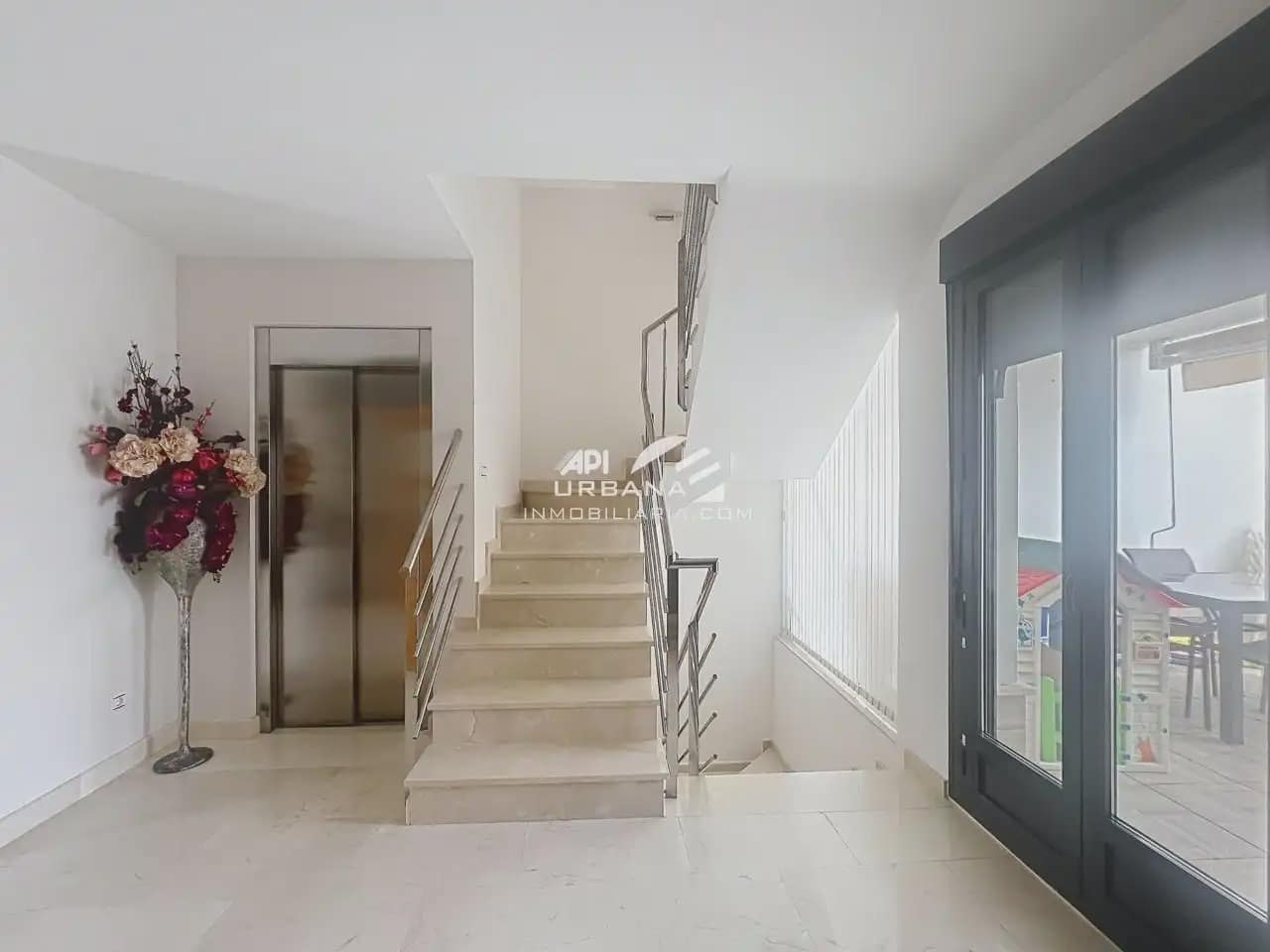 4 soveværelse Byhus til salg i Lucena med swimmingpool garage - € 390.000 (Ref: 9963934)