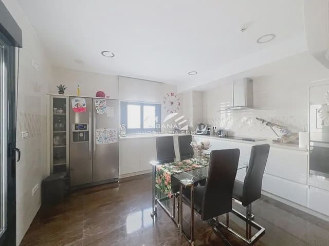 4 soveværelse Byhus til salg i Lucena med swimmingpool garage - € 390.000 (Ref: 9963934)
