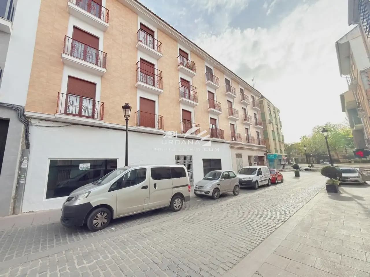 Kaupallinen vuokrattavana paikassa Lucena - 4 000 € (Ref: 9963941)