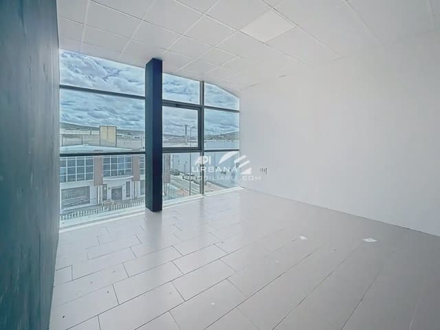 Commerciale in vendita in Lucena - 36.000 € (Rif: 9963943)