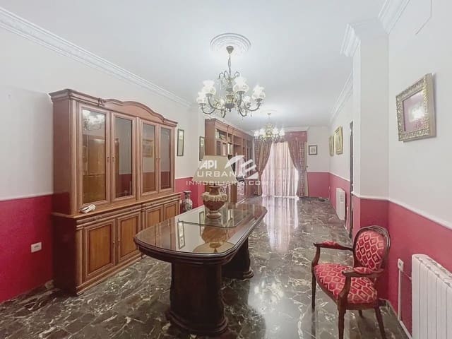 Casa de 3 habitaciones en Lucena en venta - 205.000 € (Ref: 9963948)