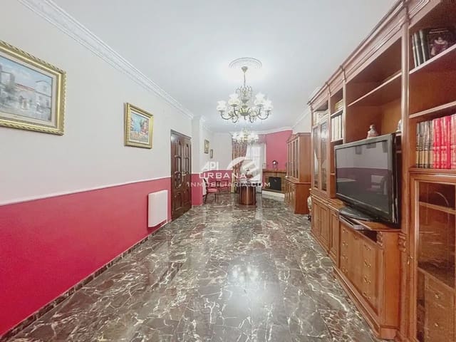 Casa de 3 habitaciones en Lucena en venta - 205.000 € (Ref: 9963948)
