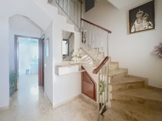 Casa de 4 habitaciones en Lucena en venta - 187.000 € (Ref: 9963950)