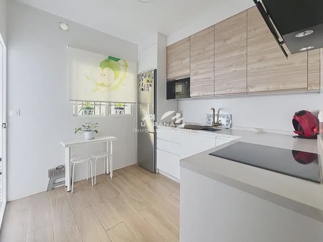 Casa de 4 habitaciones en Lucena en venta - 187.000 € (Ref: 9963950)