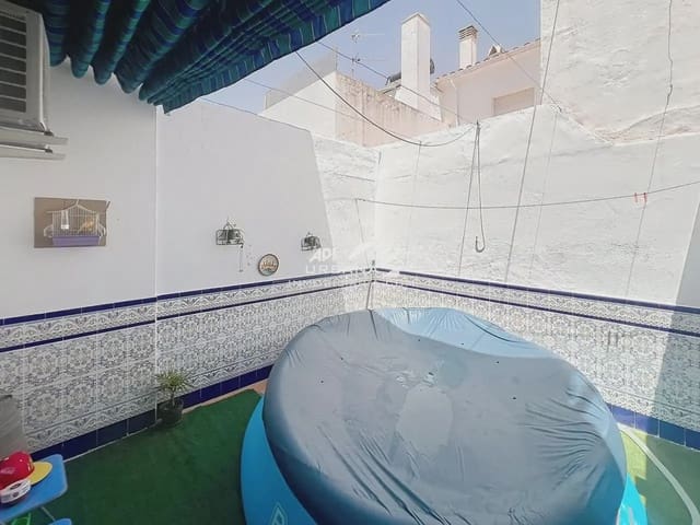Casa de 4 habitaciones en Lucena en venta - 187.000 € (Ref: 9963950)