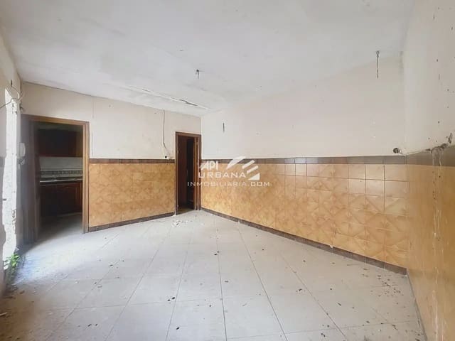 Casa de 4 habitaciones en Puente Genil en venta - 70.000 € (Ref: 9963955)