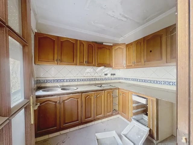 Casa de 4 habitaciones en Puente Genil en venta - 70.000 € (Ref: 9963955)