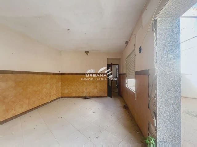 Casa de 4 habitaciones en Puente Genil en venta - 70.000 € (Ref: 9963955)