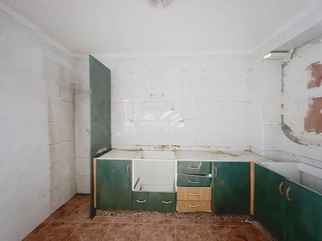 Ruïne te koop in Nueva Carteya - € 65.000 (Ref: 9963956)