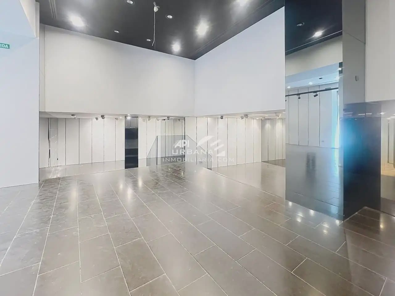 Erhverv til salg i Lucena - € 550.000 (Ref: 9963961)