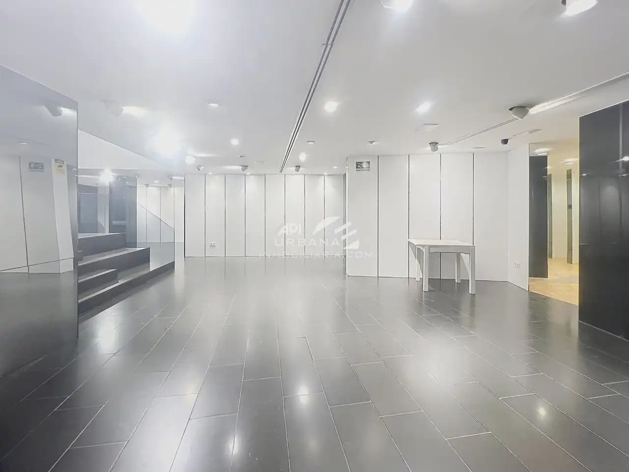 Commercial for rent in Lucena - € 1,500 (Ref: 9963962)