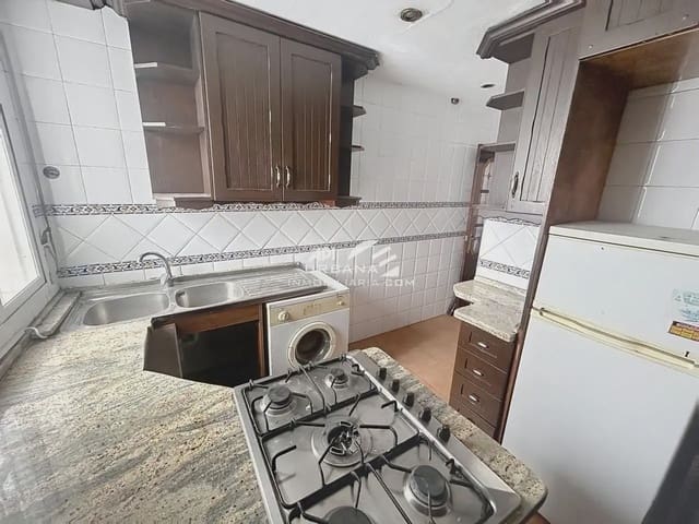 3 makuuhuone Asunto myytävänä paikassa Lucena mukana 
autotalli - 102 600 € (Ref: 9963972)