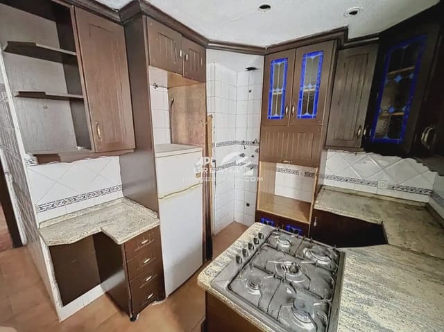 3 makuuhuone Asunto myytävänä paikassa Lucena mukana 
autotalli - 102 600 € (Ref: 9963972)