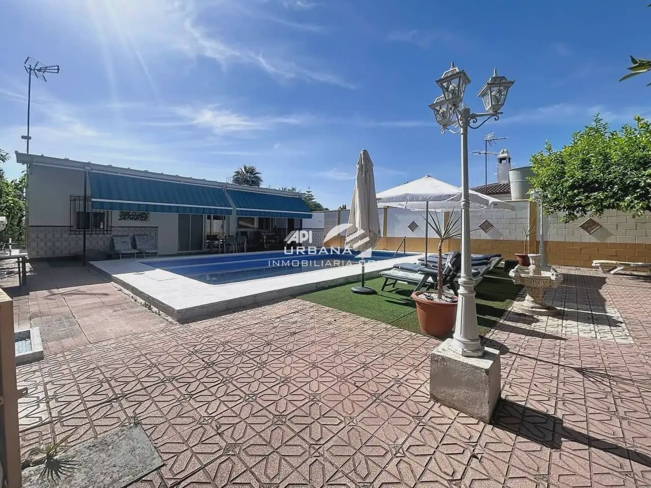 4 Zimmer Villa zu verkaufen in Lucena mit Pool - 205.000 € (Ref: 9963977)