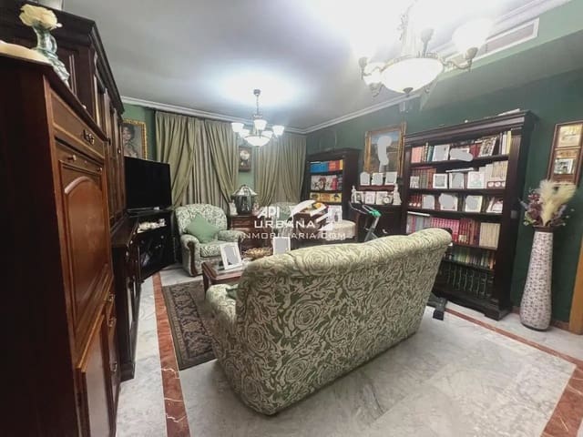 Piso de 3 habitaciones en Lucena en venta - 133.000 € (Ref: 9981669)