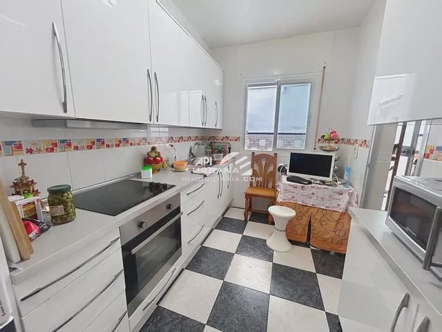 3 camera da letto Appartamento in vendita in Lucena - 130.000 € (Rif: 9985859)