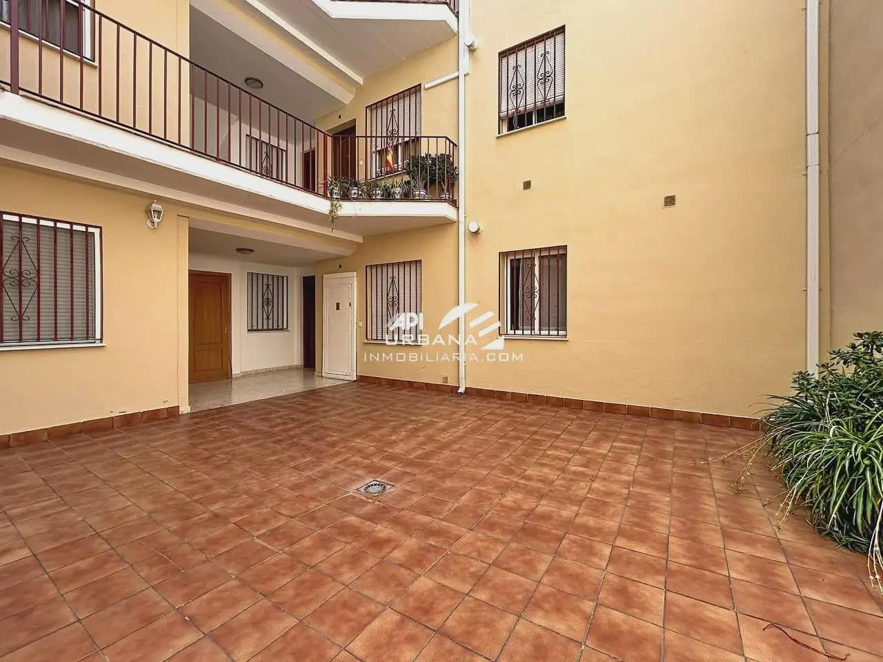 3 soveværelse Lejlighed til salg i Lucena med garage - € 83.400 (Ref: 9991541)