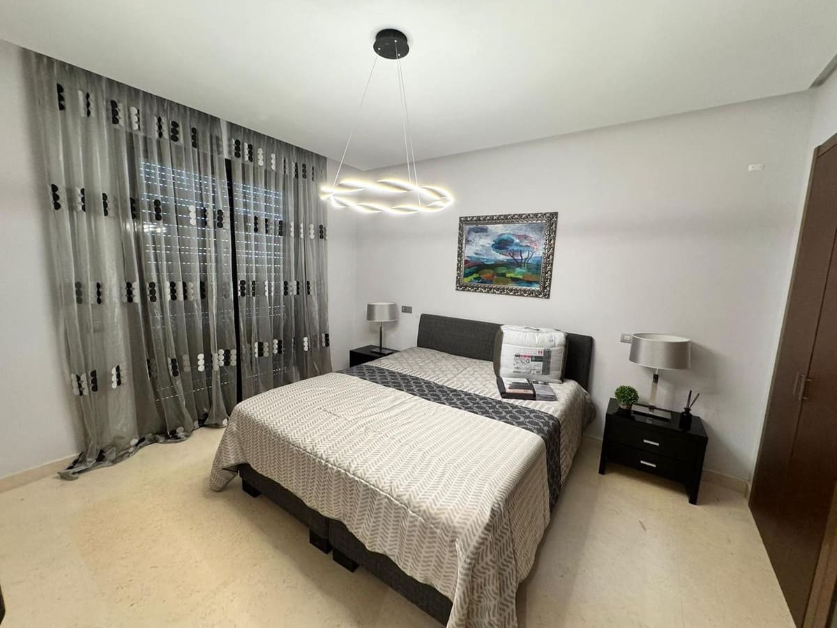 3 bedroom Penthouse for rent in Benahavis with pool garage - € 5,000 (Ref: 9733233)