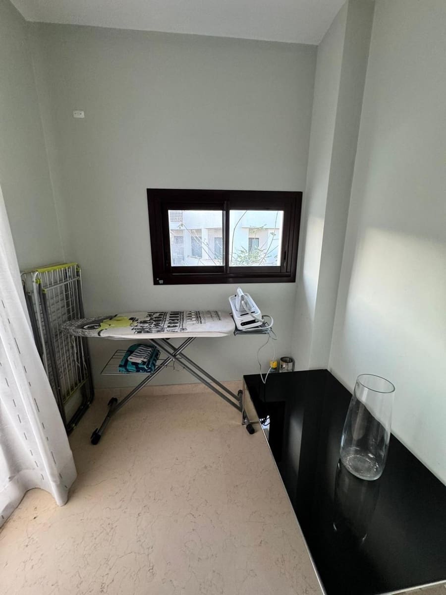 3 bedroom Penthouse for rent in Benahavis with pool garage - € 5,000 (Ref: 9733233)