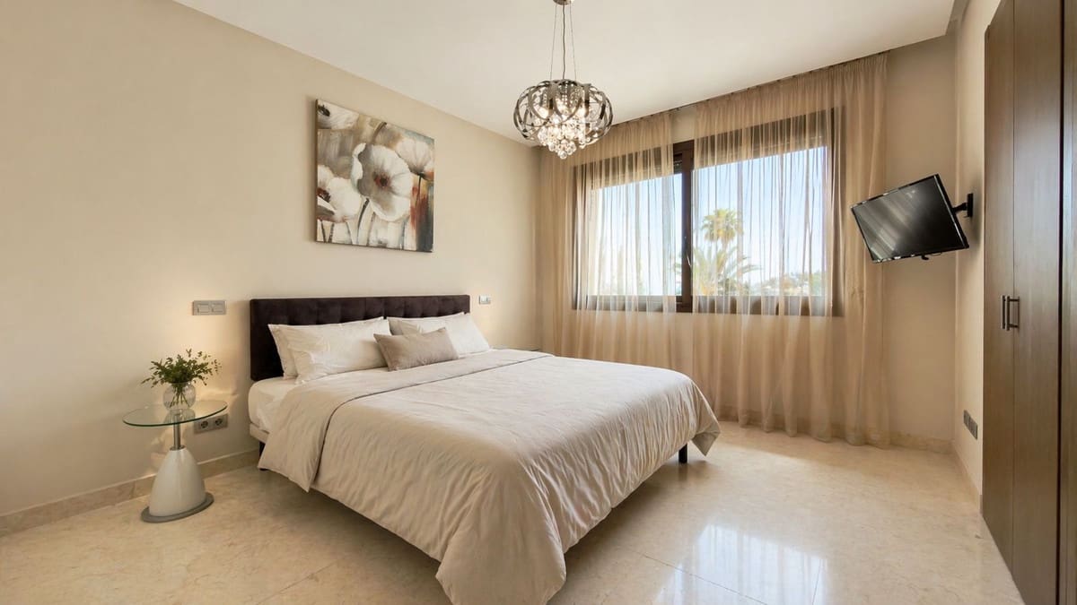 3 bedroom Penthouse for rent in Benahavis with pool garage - € 5,000 (Ref: 9733233)