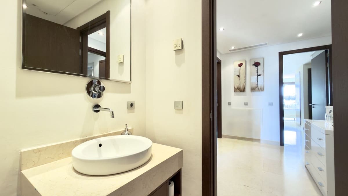 3 bedroom Penthouse for rent in Benahavis with pool garage - € 5,000 (Ref: 9733233)
