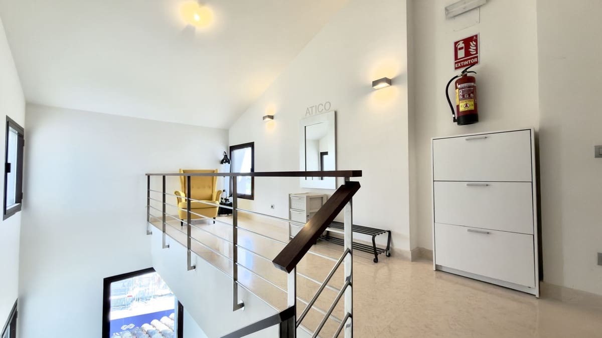 3 bedroom Penthouse for rent in Benahavis with pool garage - € 5,000 (Ref: 9733233)