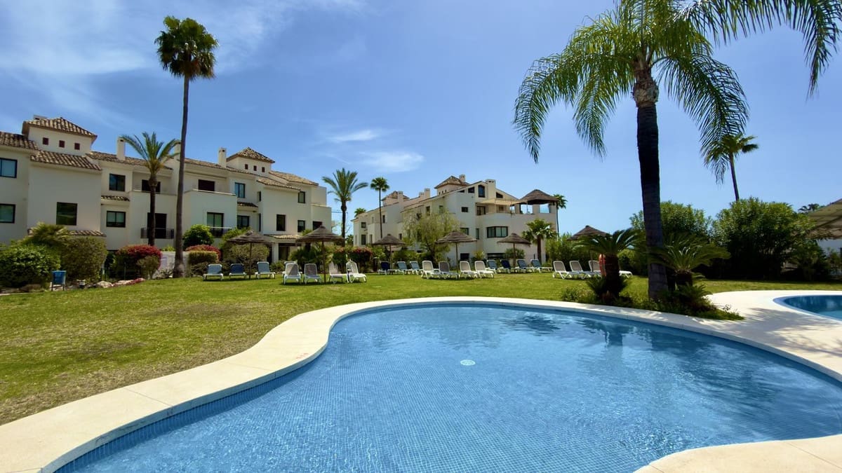 3 bedroom Penthouse for rent in Benahavis with pool garage - € 5,000 (Ref: 9733233)