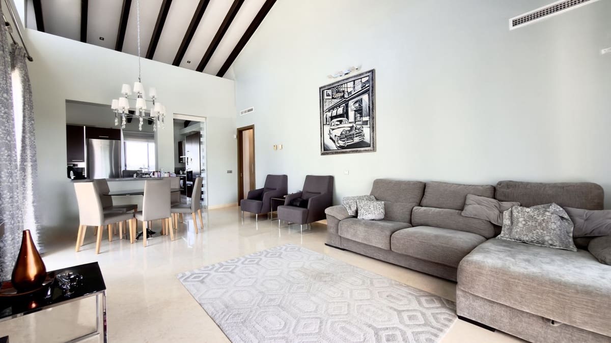 3 bedroom Penthouse for rent in Benahavis with pool garage - € 5,000 (Ref: 9733233)