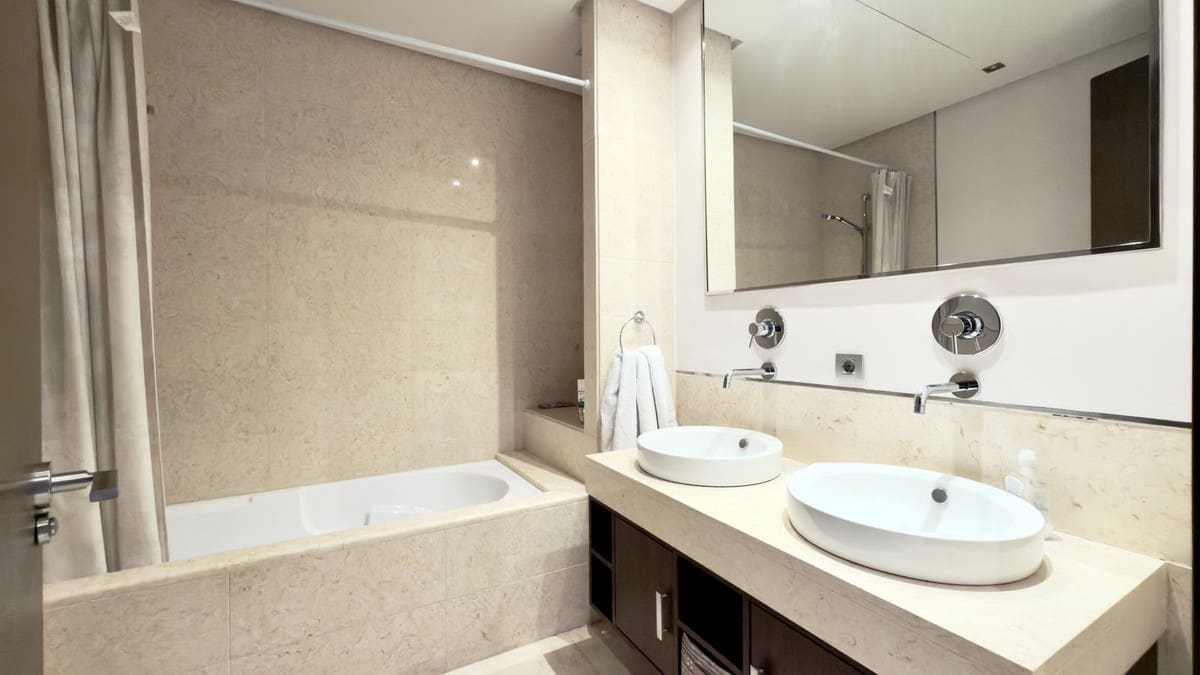 3 bedroom Penthouse for rent in Benahavis with pool garage - € 5,000 (Ref: 9733233)